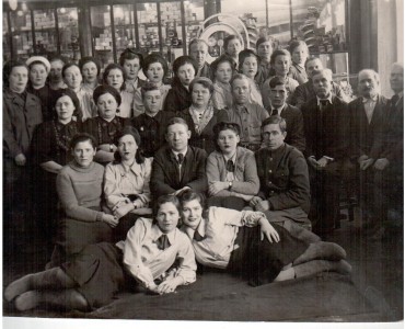 Коллектив гастронома по ул. Кирова. 1950-е гг.