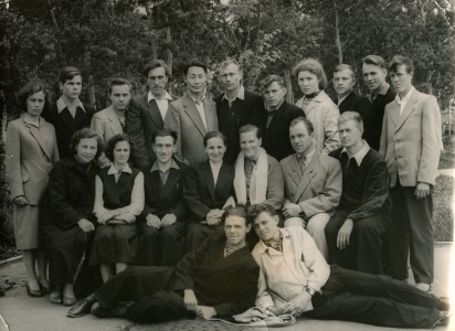 Кондратенко Полина Ивановна (1 ряд 5-я слева). ШРМ №1 7А класс